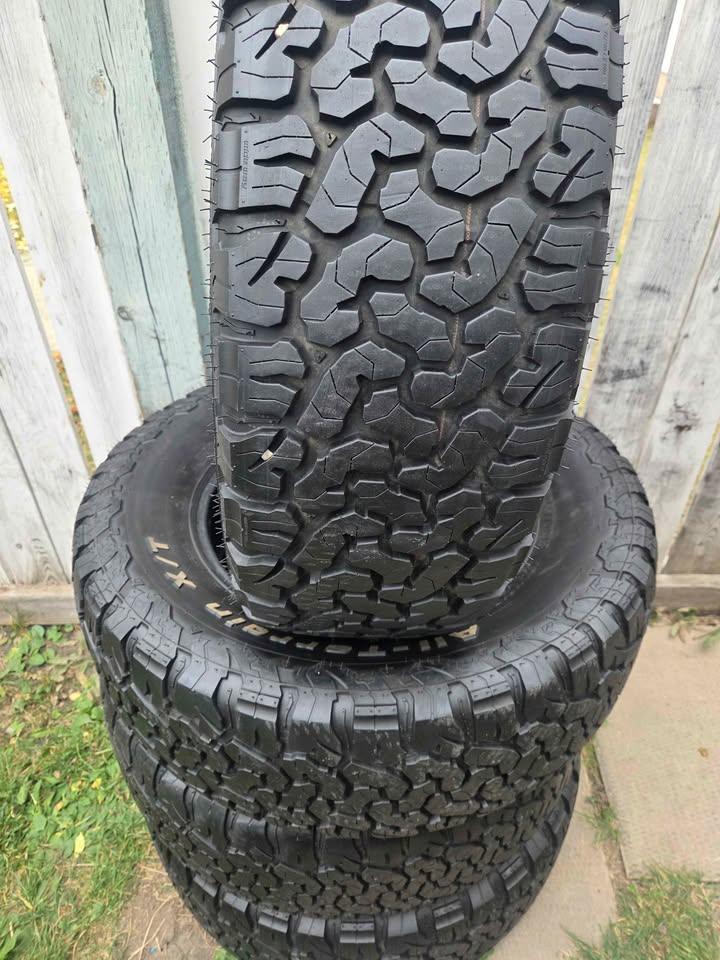 Set of 4 Wideway All-Terrain X/T Tires
