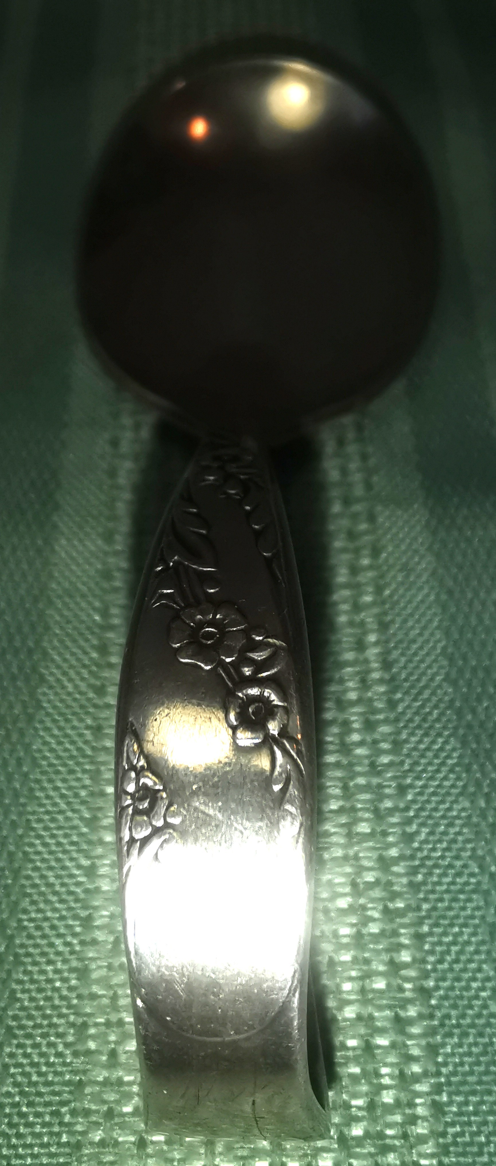 1929 Oneida Tudor Plate Silverplate Loop Handle Baby Spoon - photo 5