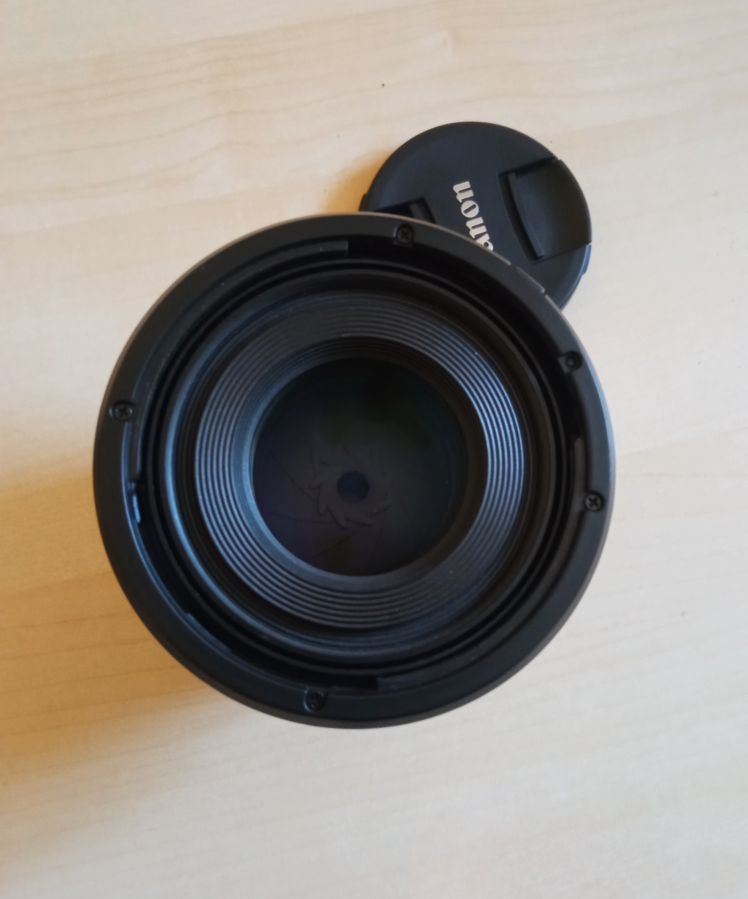 Canon RF 85mm f2 Macro IS STM - photo 5