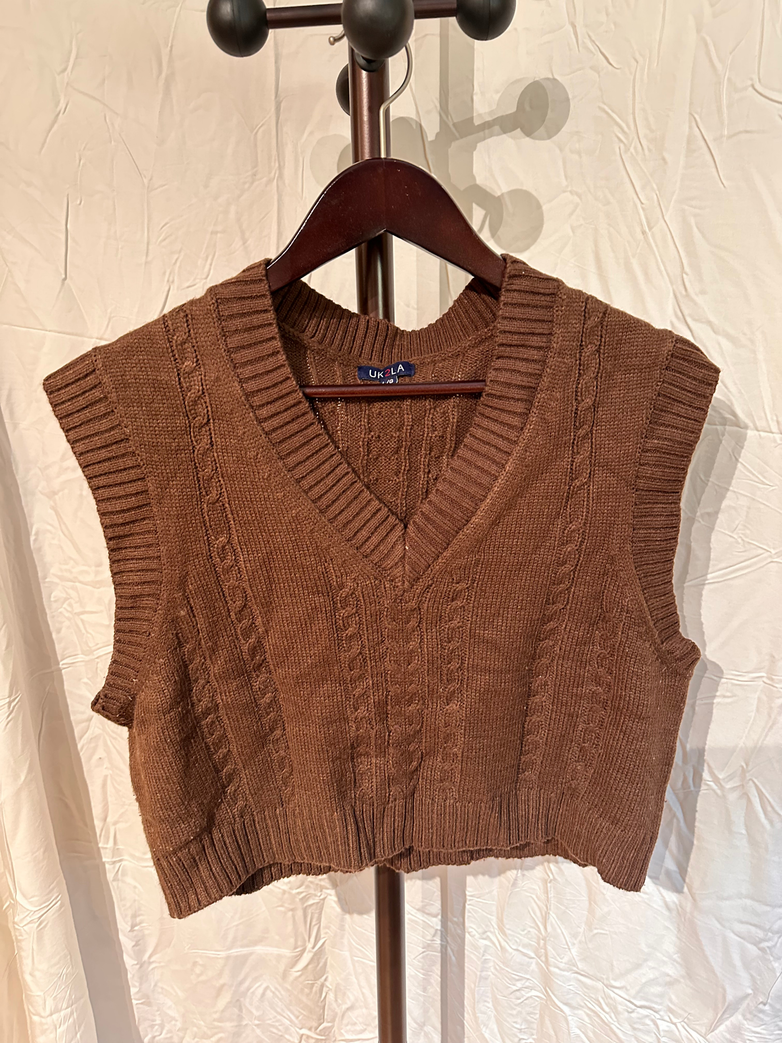 Cropped Sweater Vest (L)