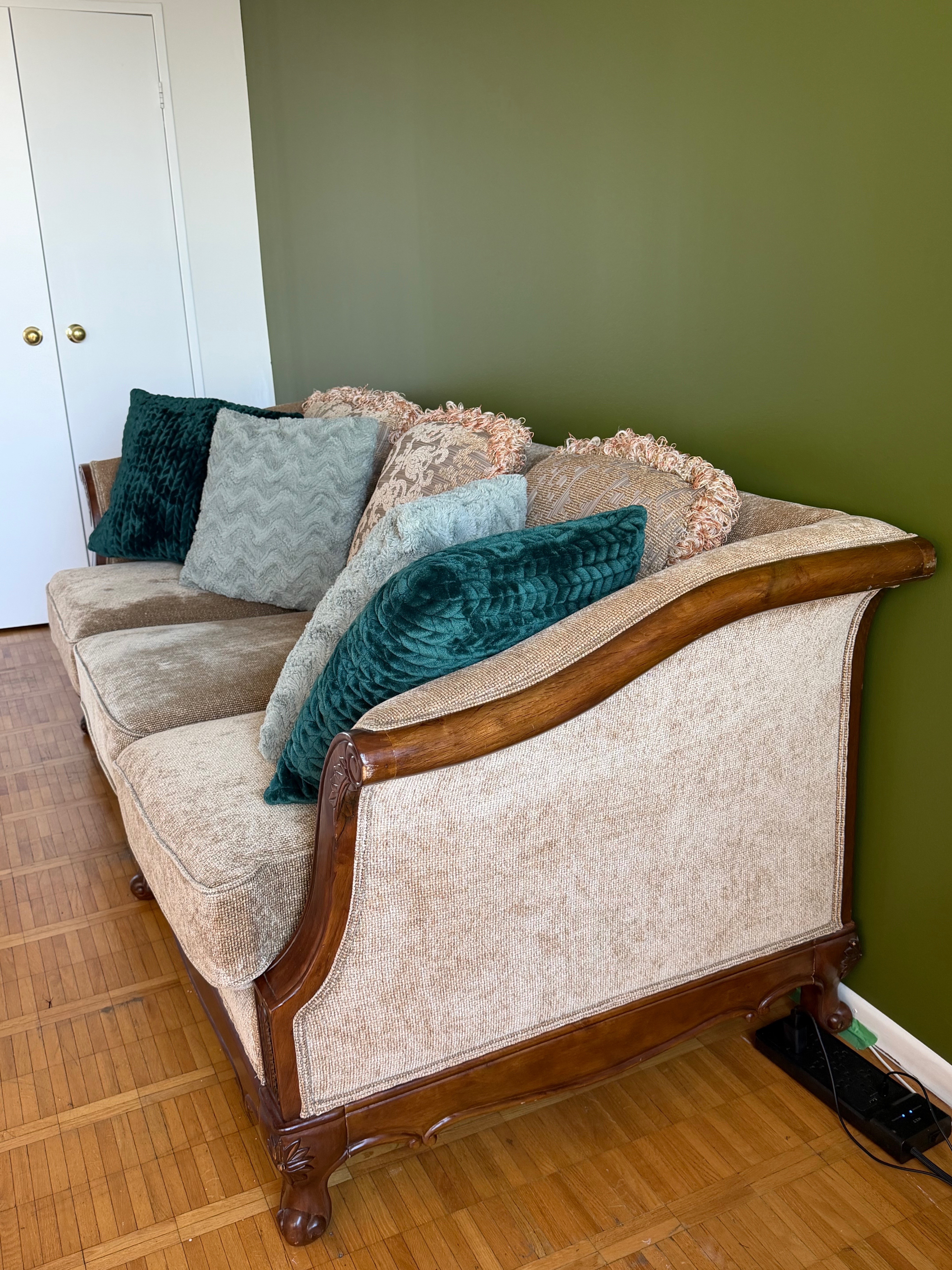 Canadian-Made Carved Wood Frame + 3 Pillows - photo 3