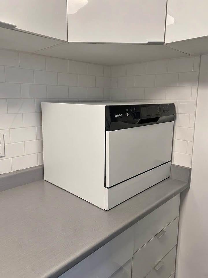 Brand New Comfee Countertop Dishwasher – Few Months Old