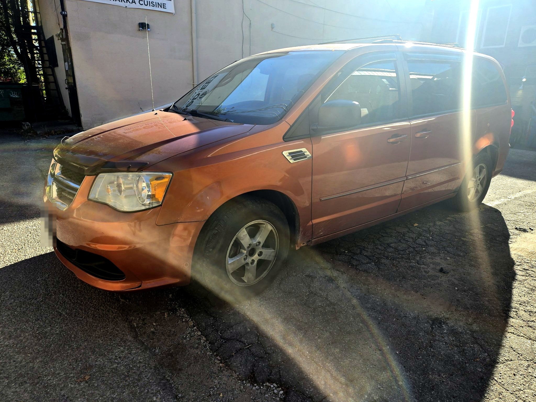 2011 Dodge Grand Caravan Crew – 160,000 km – Mango Tango Pearl - photo 3