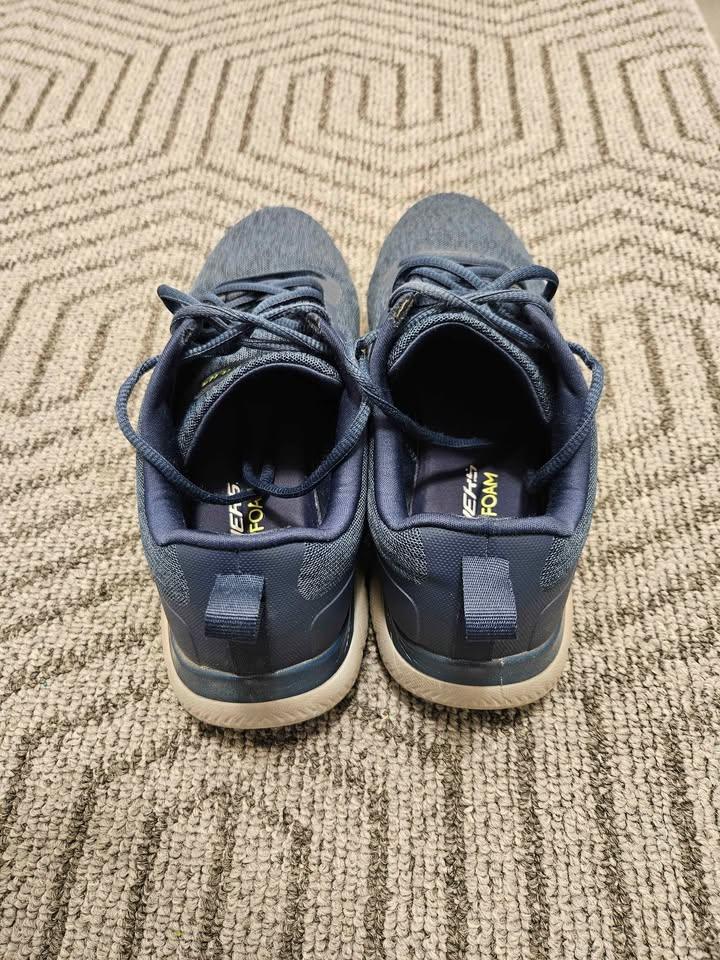 Skechers Lightweight Navy Sneakers – Size US 10 / EUR 43 - photo 4