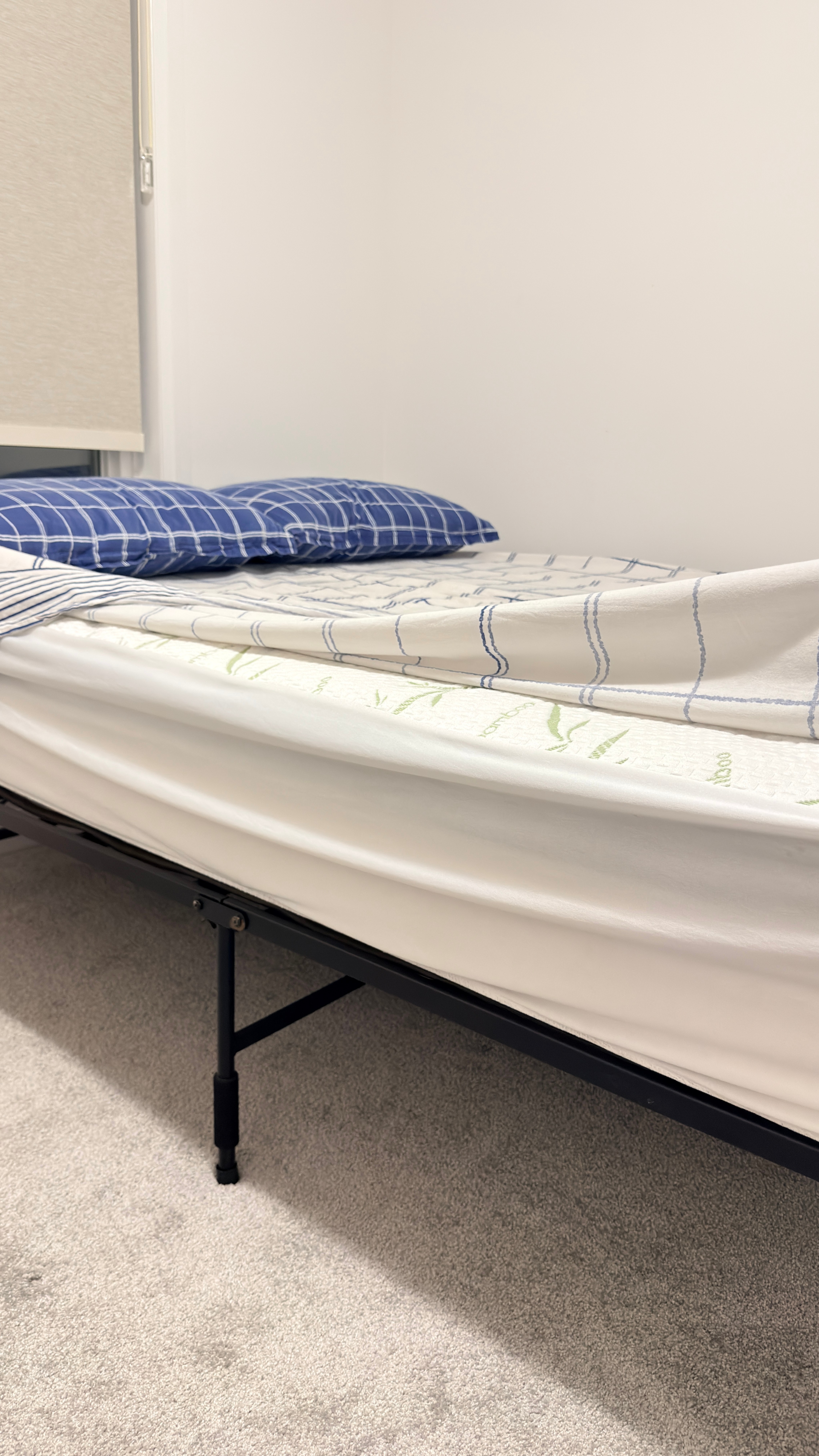 Full-size metal platform bed + mattress - photo 2