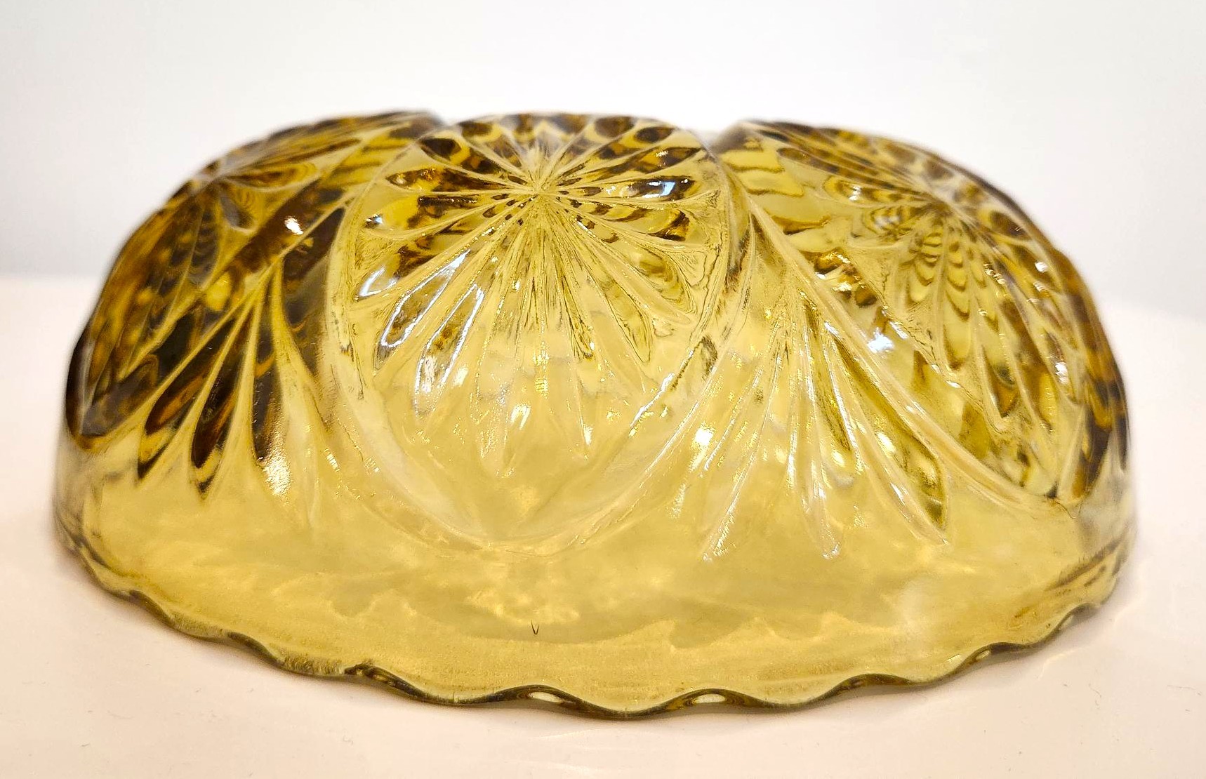 Vintage Anchor Hocking Starburst Medallion Amber Glass 8" Bowl - photo 2