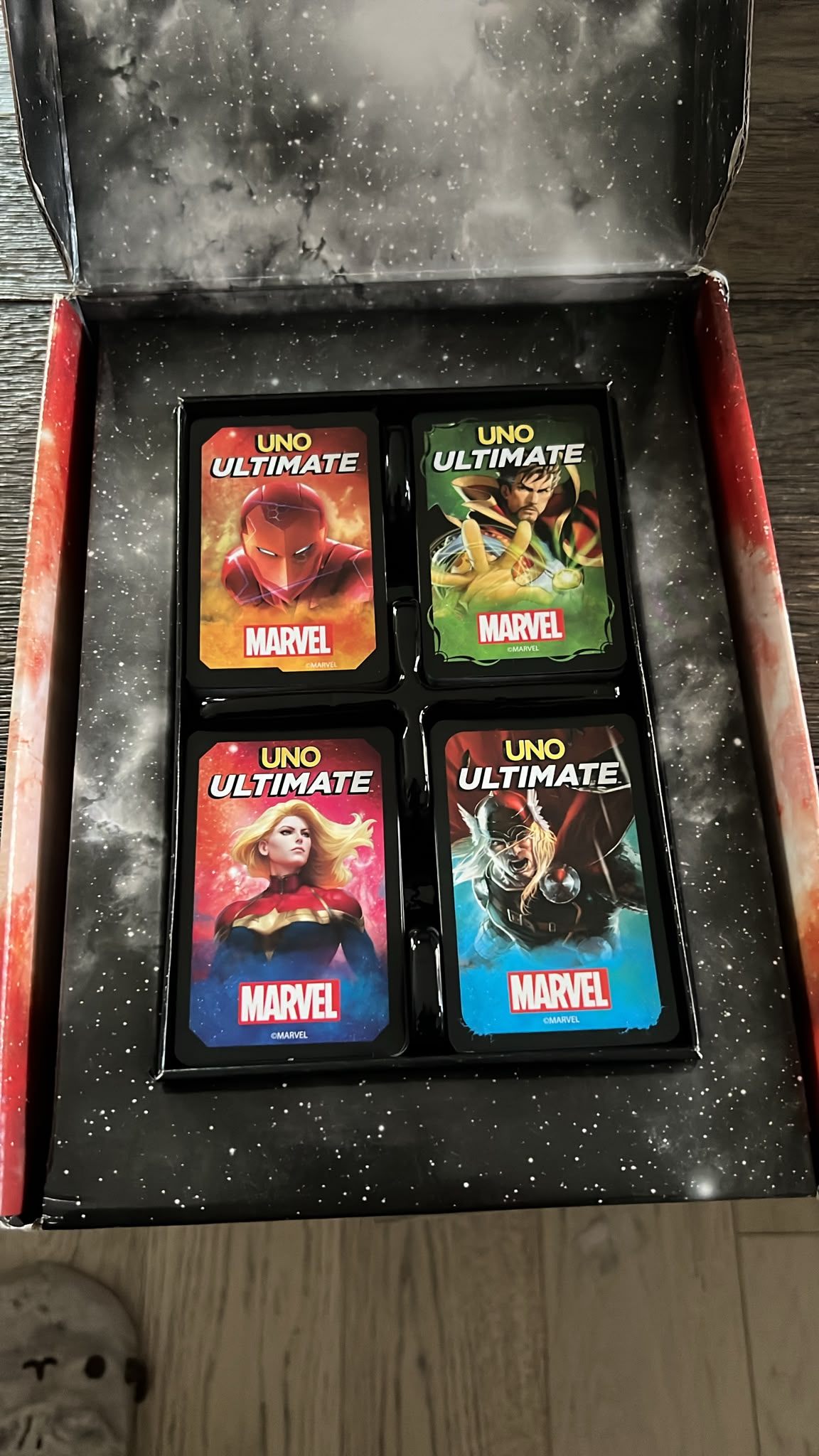 Mattel UNO Ultimate Marvel Card Game - photo 3
