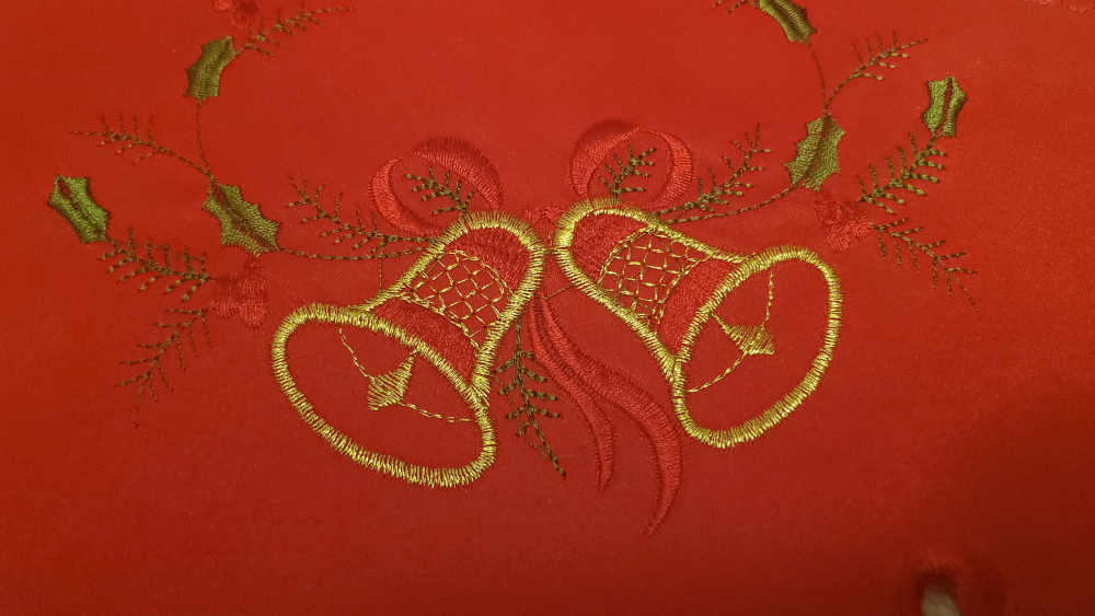 Christmas Table Cloth Scalloped Embroidery - Set of 2Pcs. - photo 3