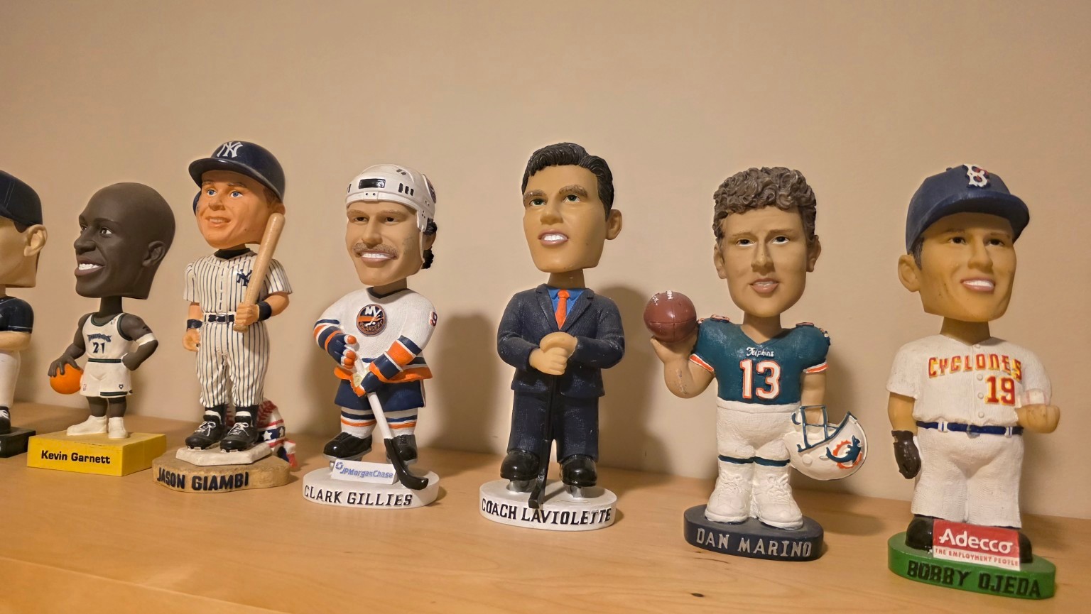 11 Vintage Sports Bobbleheads - Yankees, Islanders, NFL, NBA - photo 4