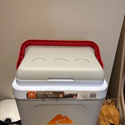 Ozark Trail Parklander 26QT Cooler (25 L) - Red Handle