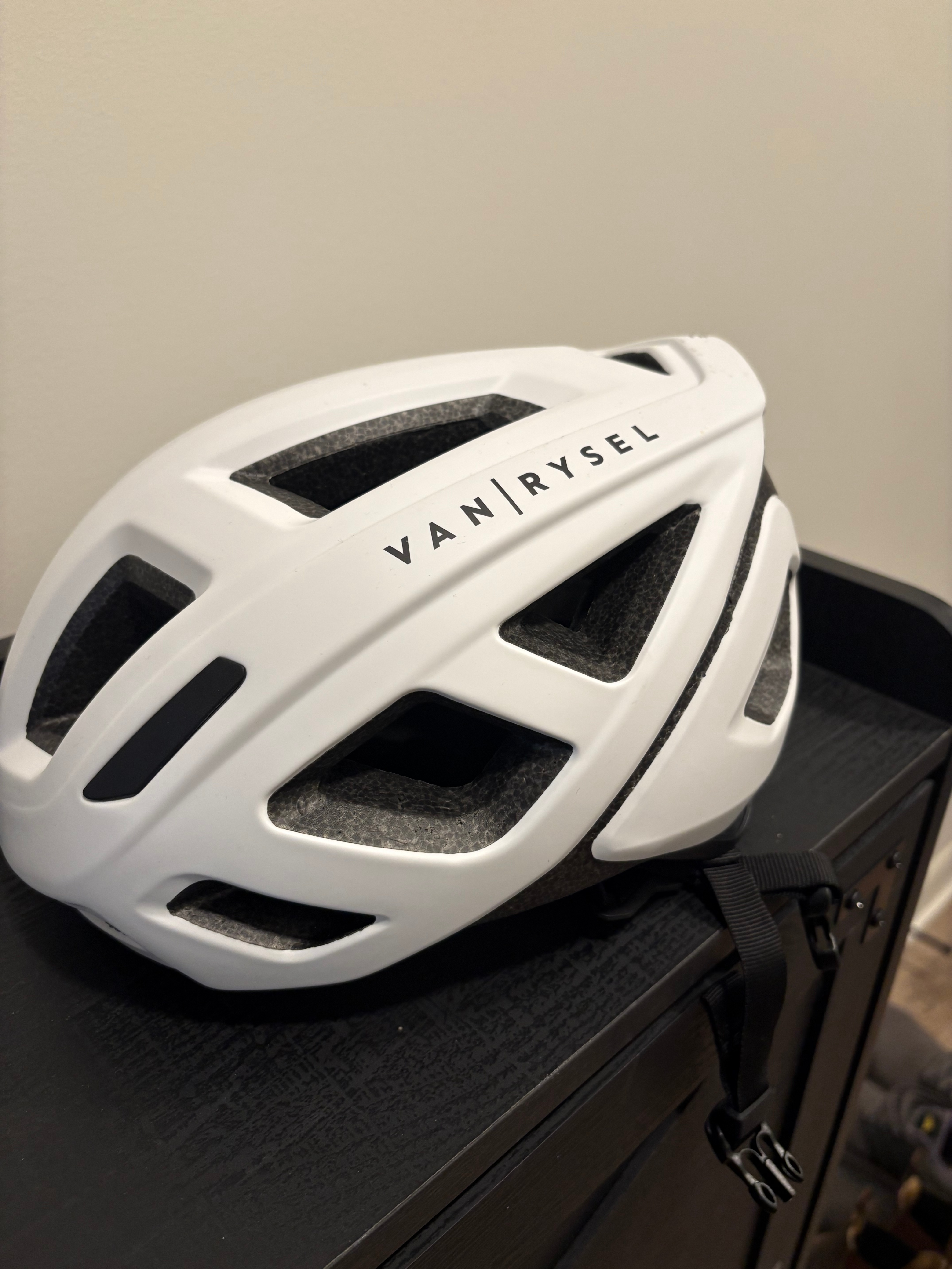 Decathlon ROADR 500 Road Bike Helmet – Size M – Brand New - photo 3