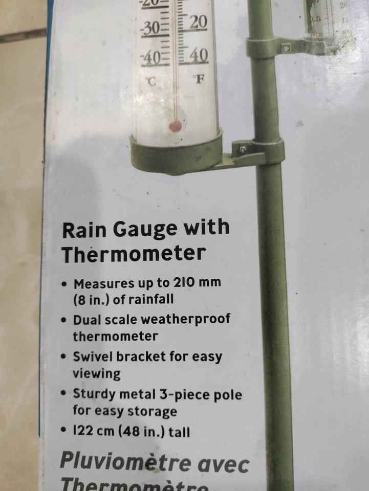 Acurite Rain Gauge with Thermometer - photo 2