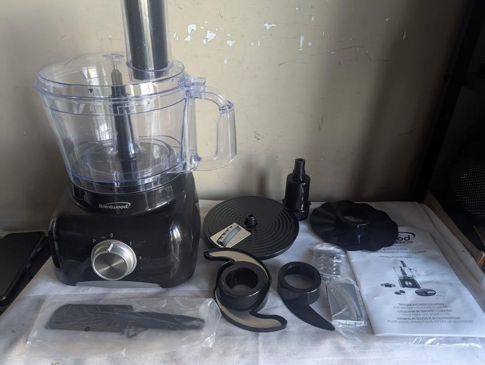 Food Processor, Brentwood 8-Cup 350w, to chop, slice, mix etc