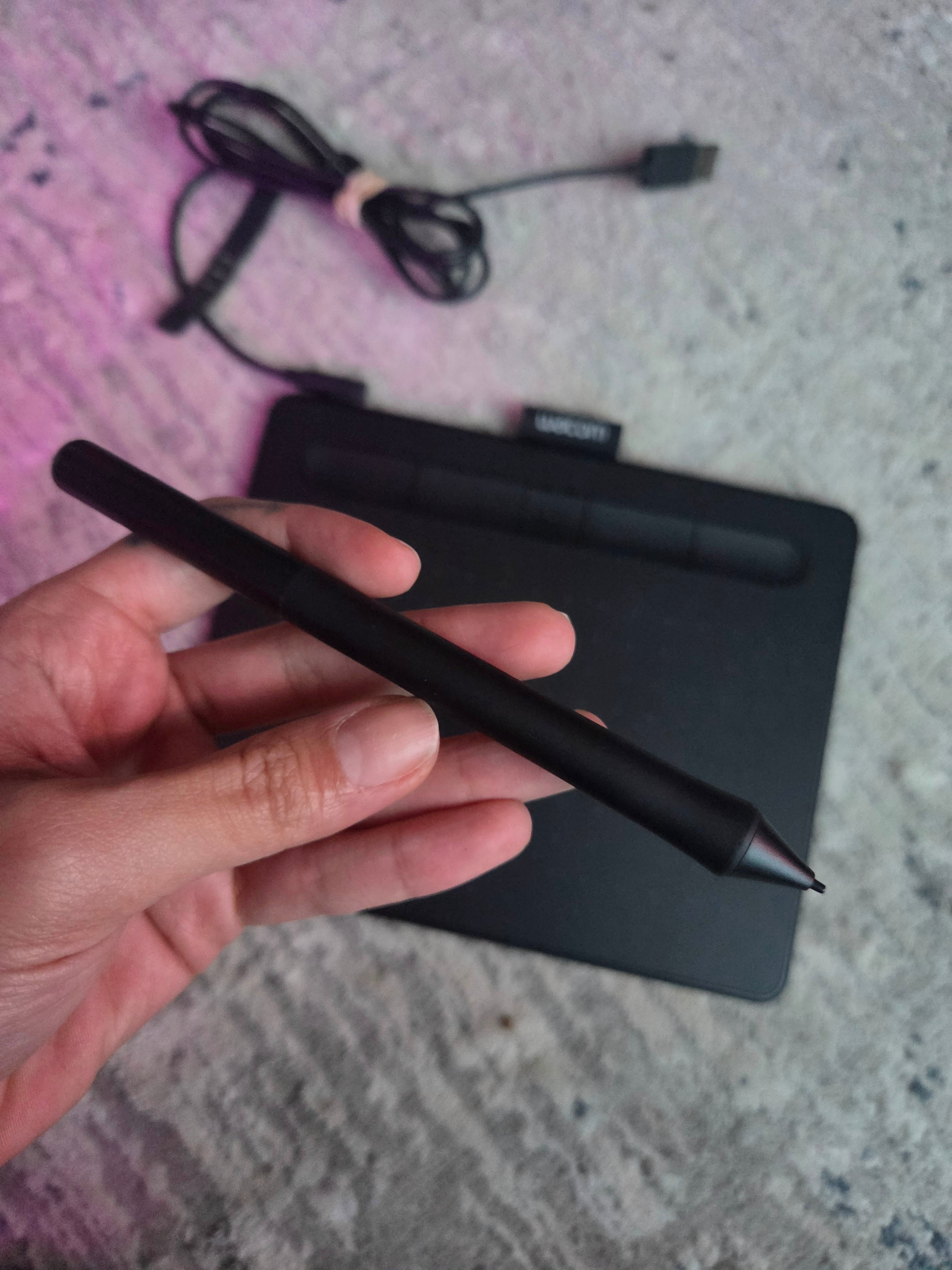 Wacom UCTL4100WLE0 Small Bluetooth Graphics Tablet - photo 3
