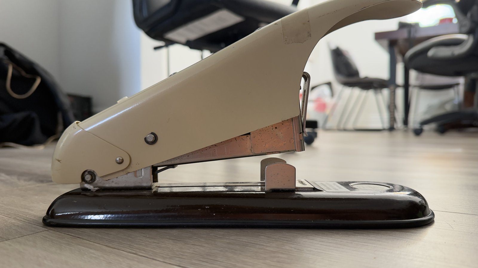 Vintage Apsco A9 Heavy-Duty Stapler – Metal, Toronto, Ont. - photo 3