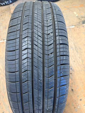 1 X single 215/60/17 96H M+S Kumho Solus TA51 Premium A/S LK NEW