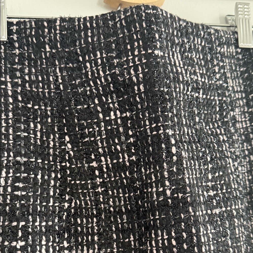 Chic Black Tweed Pencil Skirt - photo 2