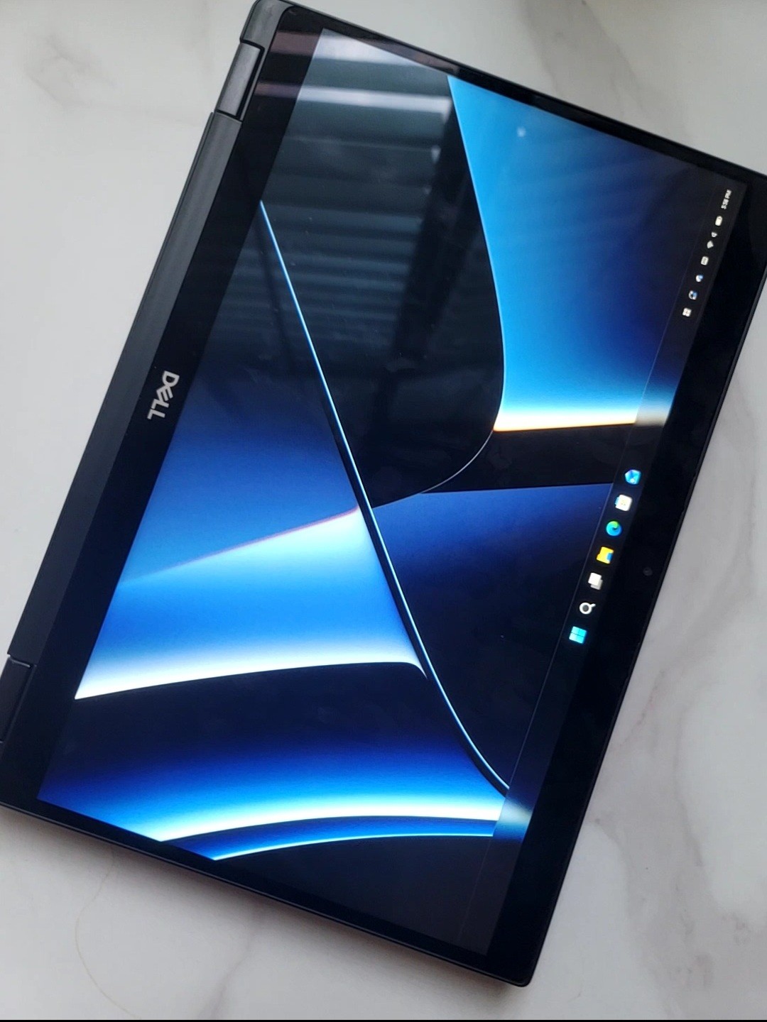 Dell Latitude 7390 2-in-1 (i7, 16GB Ram, 512 SSD, New battery) - photo 2
