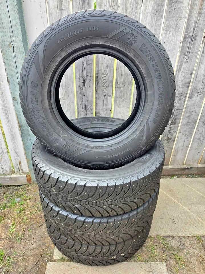 Set of 4 Goodyear WinterCommand Tires 255/70/R18 - photo 2