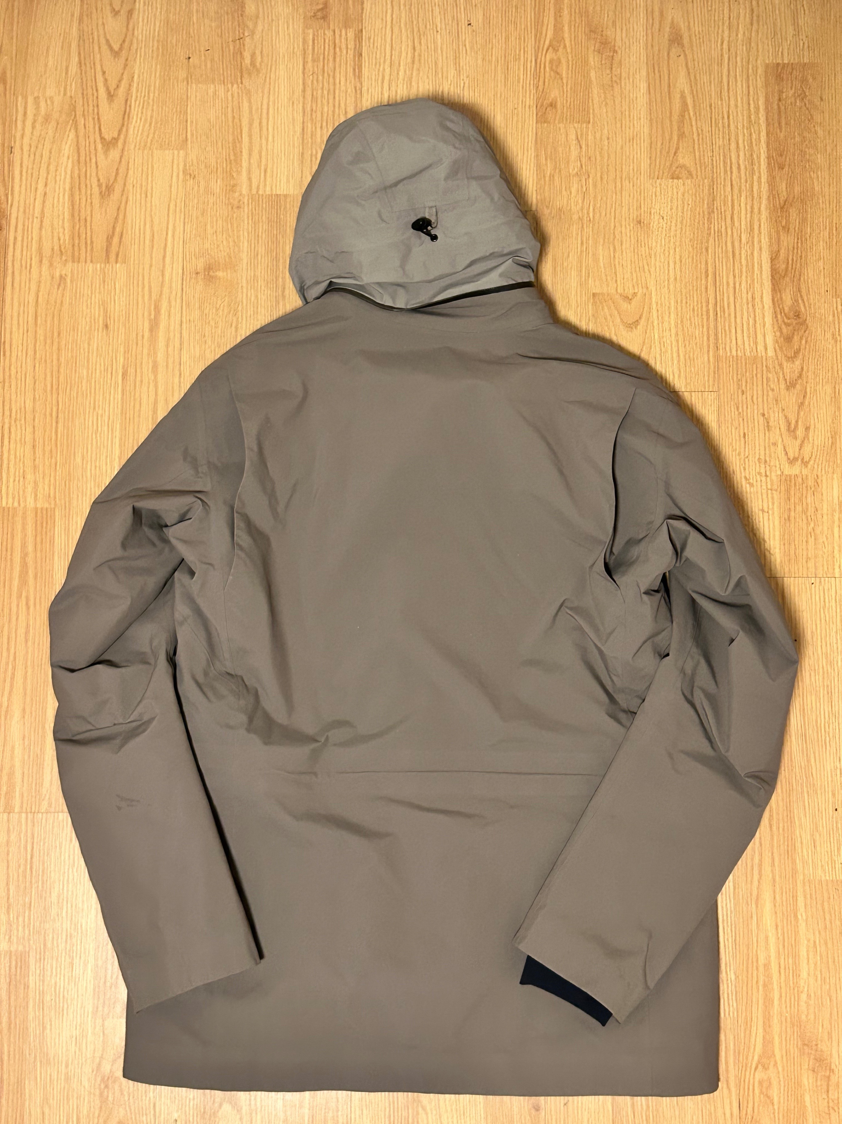 ARC'TERYX VEILANCE FIELD JACKET GORE-TEX (mens large) - photo 2