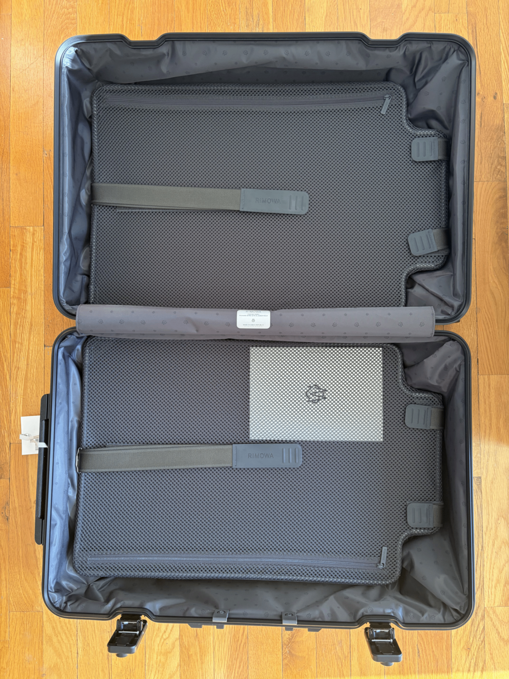 Rimowa HYBRID Check-In M Matte Black Suitcase NEW - photo 3