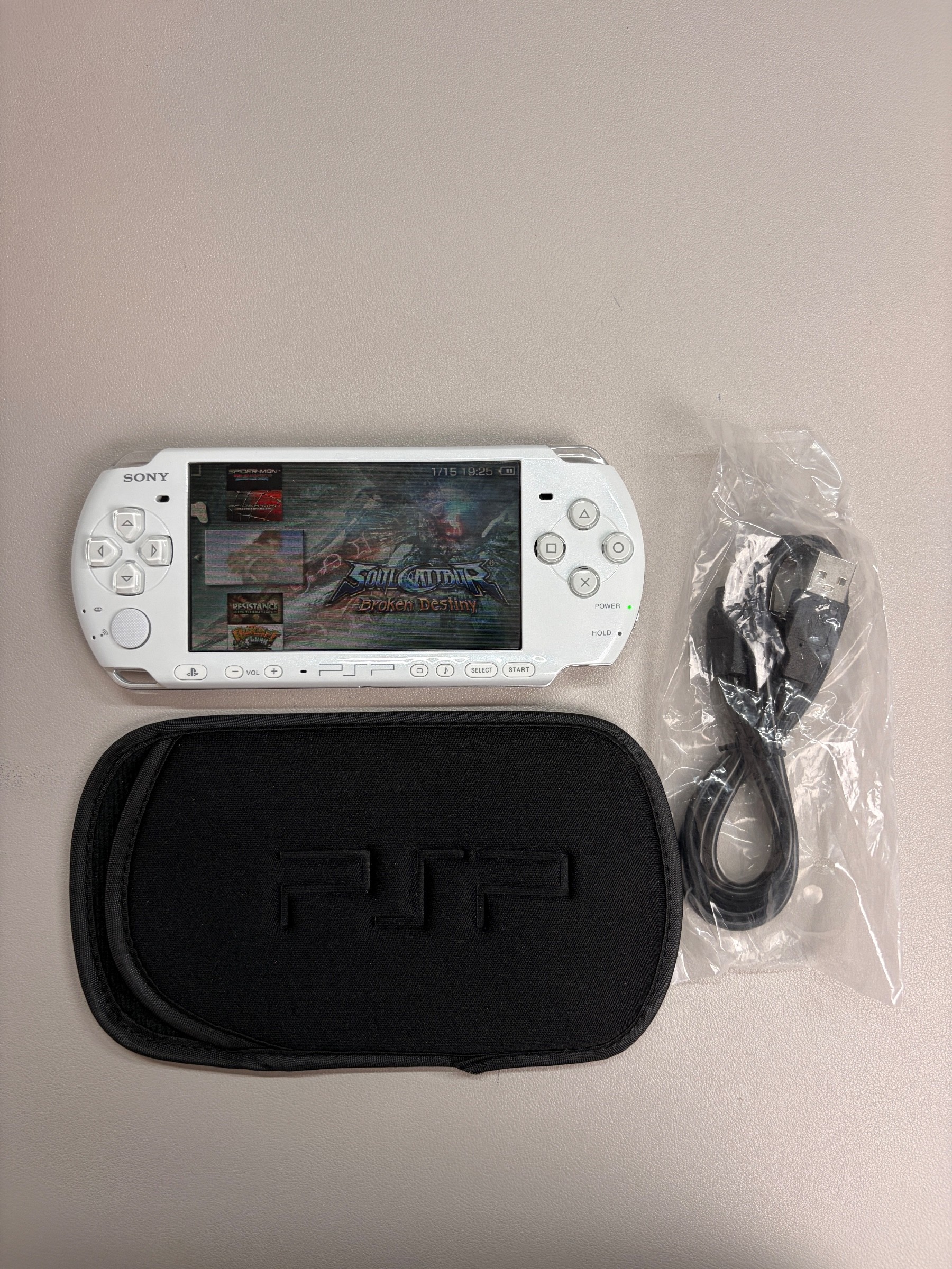 Sony PSP 3000 Handheld Game Console — White, Like New - photo 5