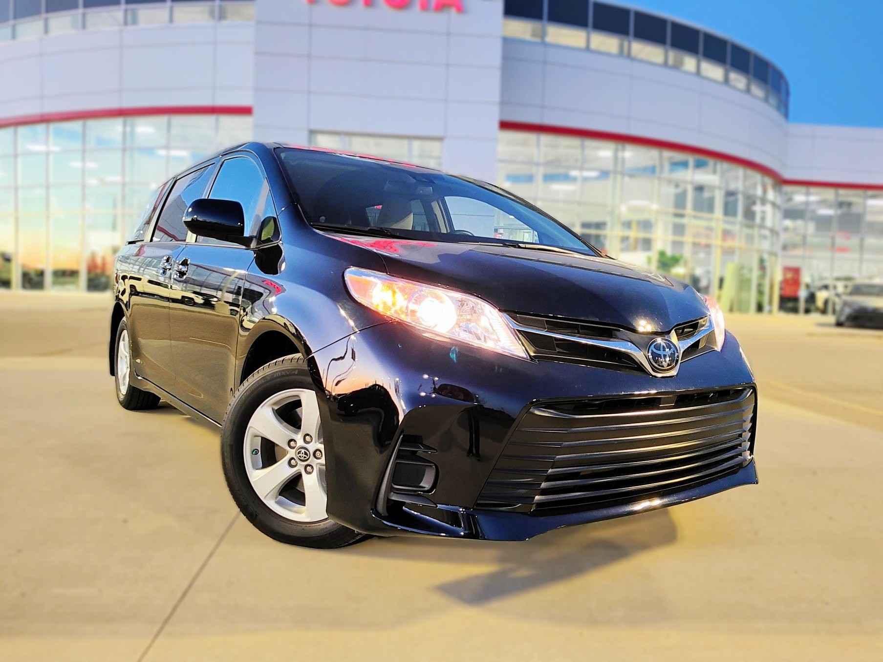 2019 Toyota Sienna LE