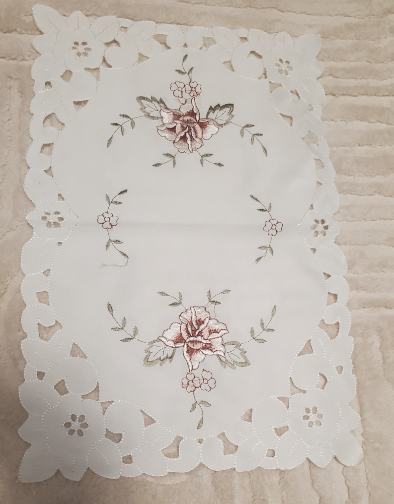 Elegant Embroidered Floral Doily Place Mat (17"x12")