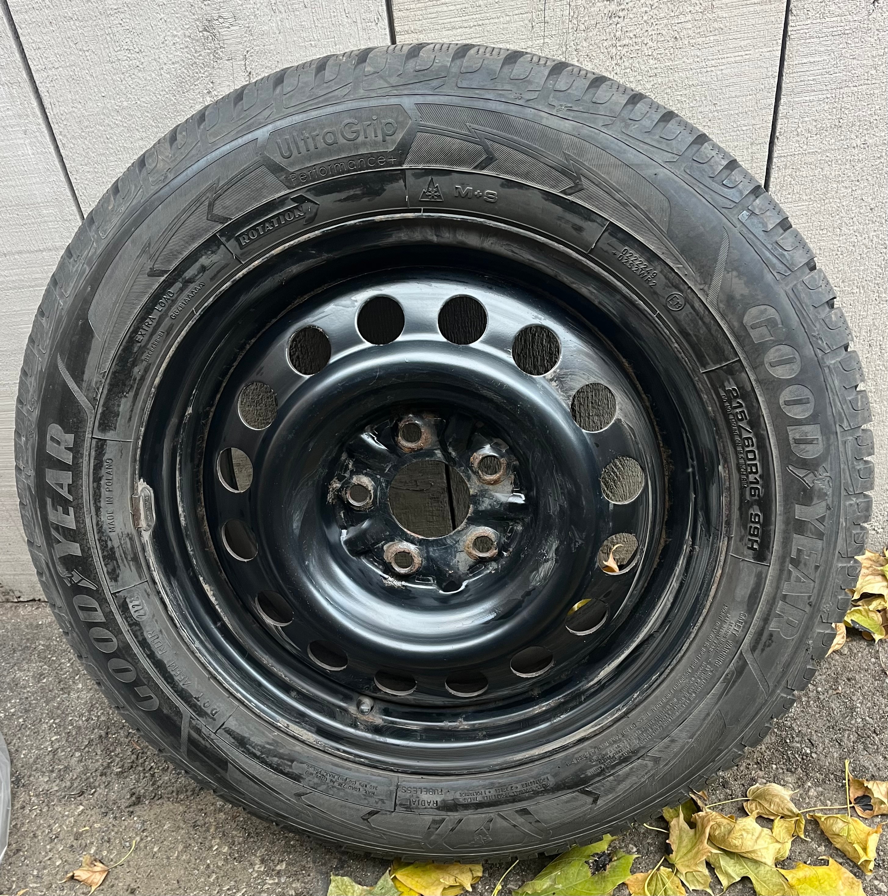 Winter Tires on Rims – 215/60R16 - Great Condition