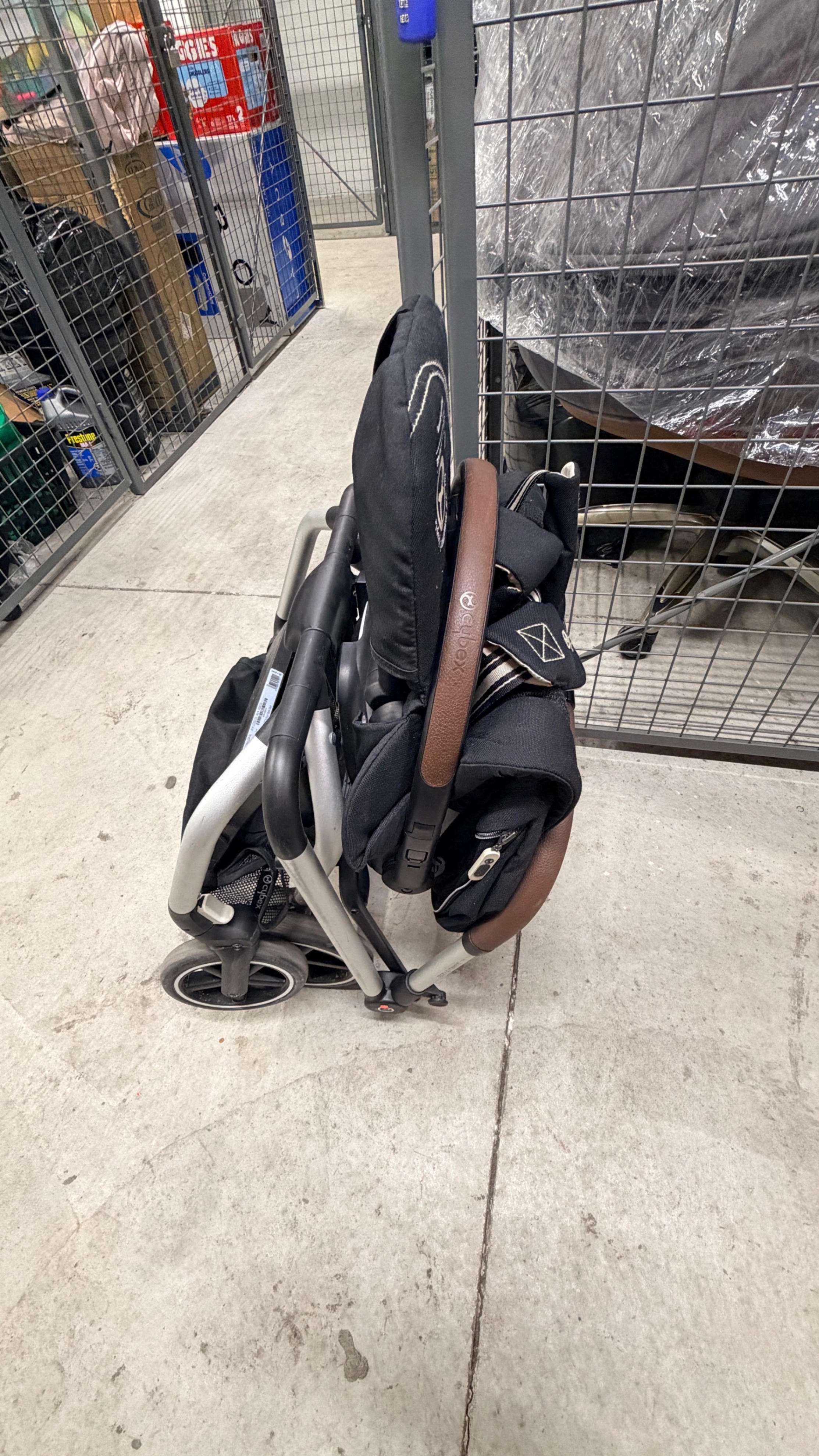 Cyber Eezy S Twist Baby Stroller – Black & Brown – Foldable