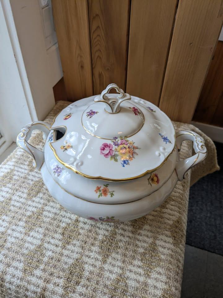 German Made Ilmenau Vintage Porcelain Soup Tureen - photo 2