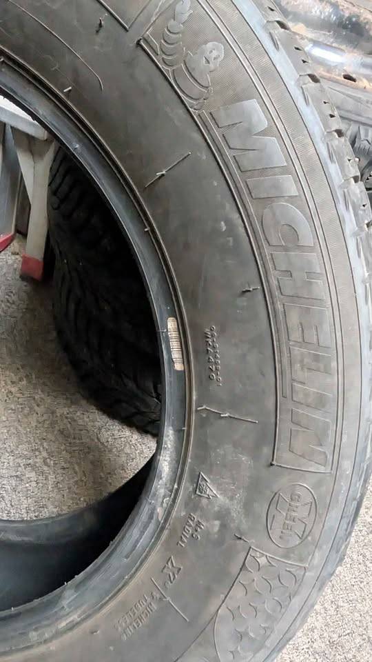 Michelin X-Ice Xi3 215/65R17 Tire - photo 3