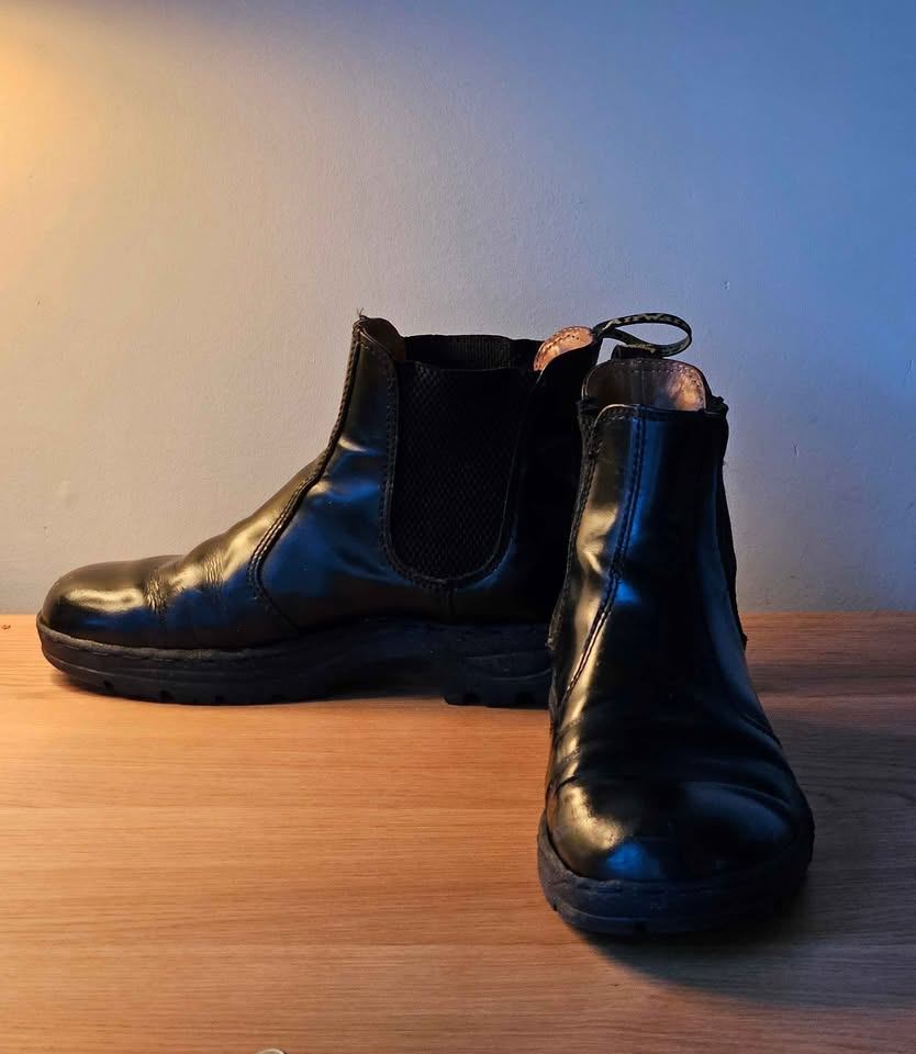 Doc Martens Boots 101 UB Size 8 US - photo 2