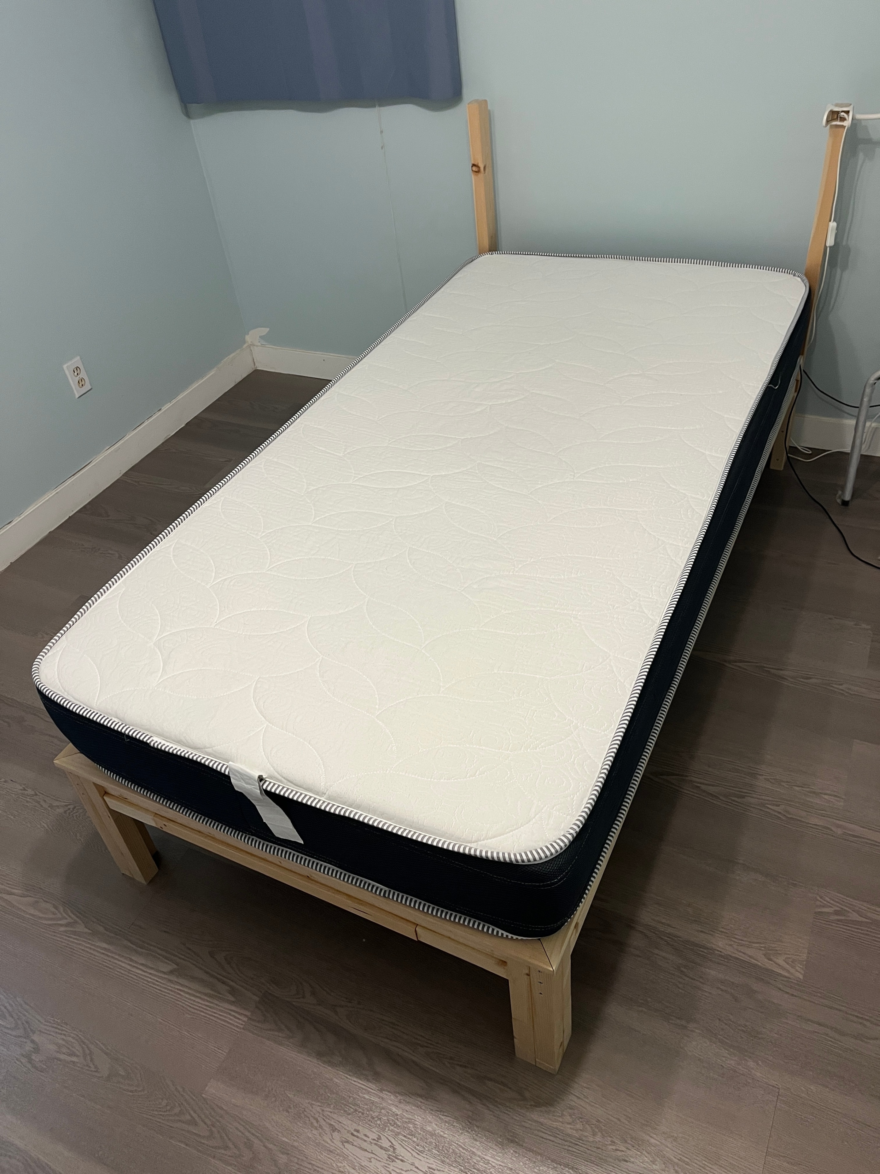 Twin Mattress – 10" – Always Used with Protector