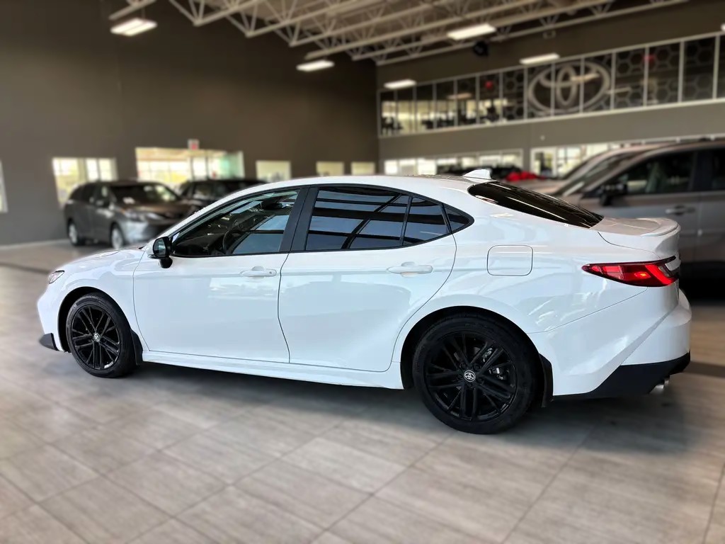 2025 Toyota Camry SE Upgrade AWD - photo 4