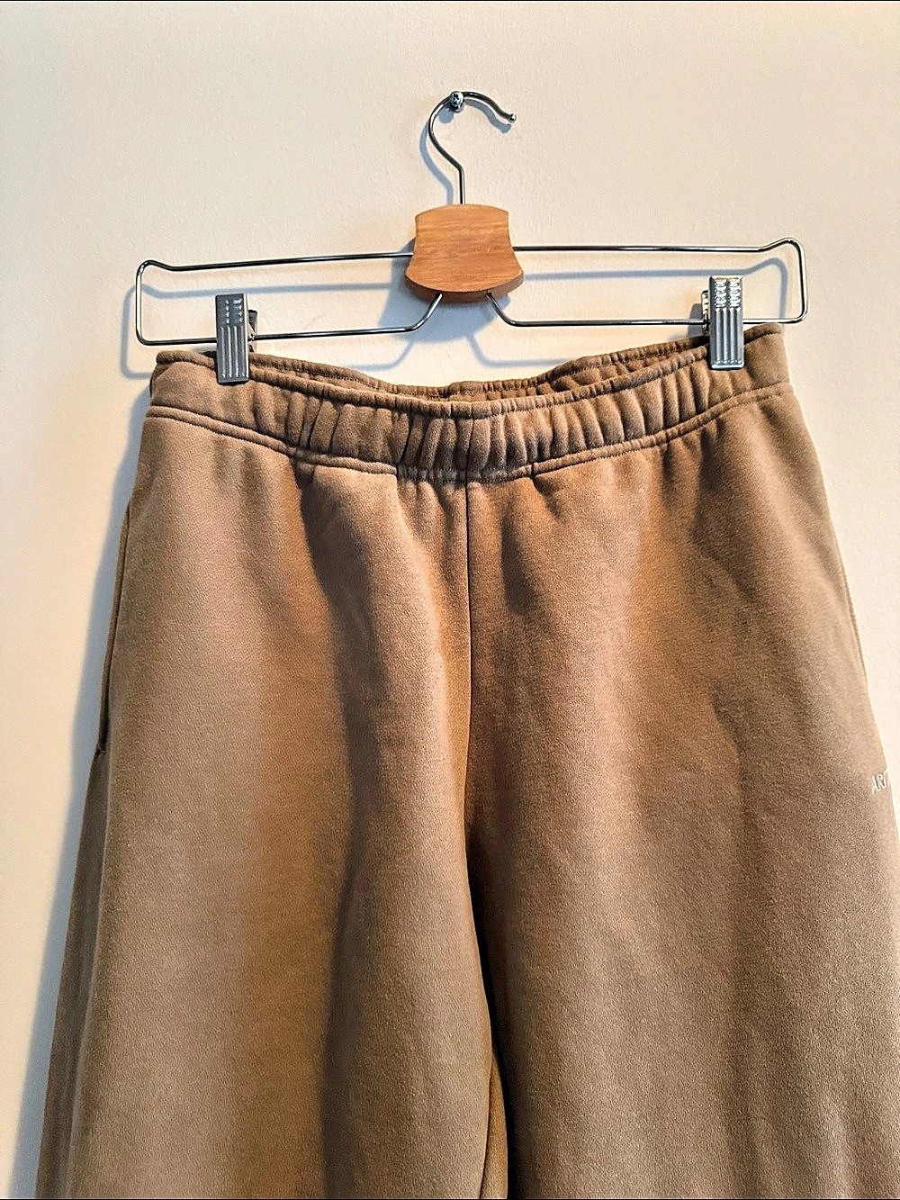 Aritzia Tna Cozy Fleece Boyfriend Sweatpant Brown - photo 2