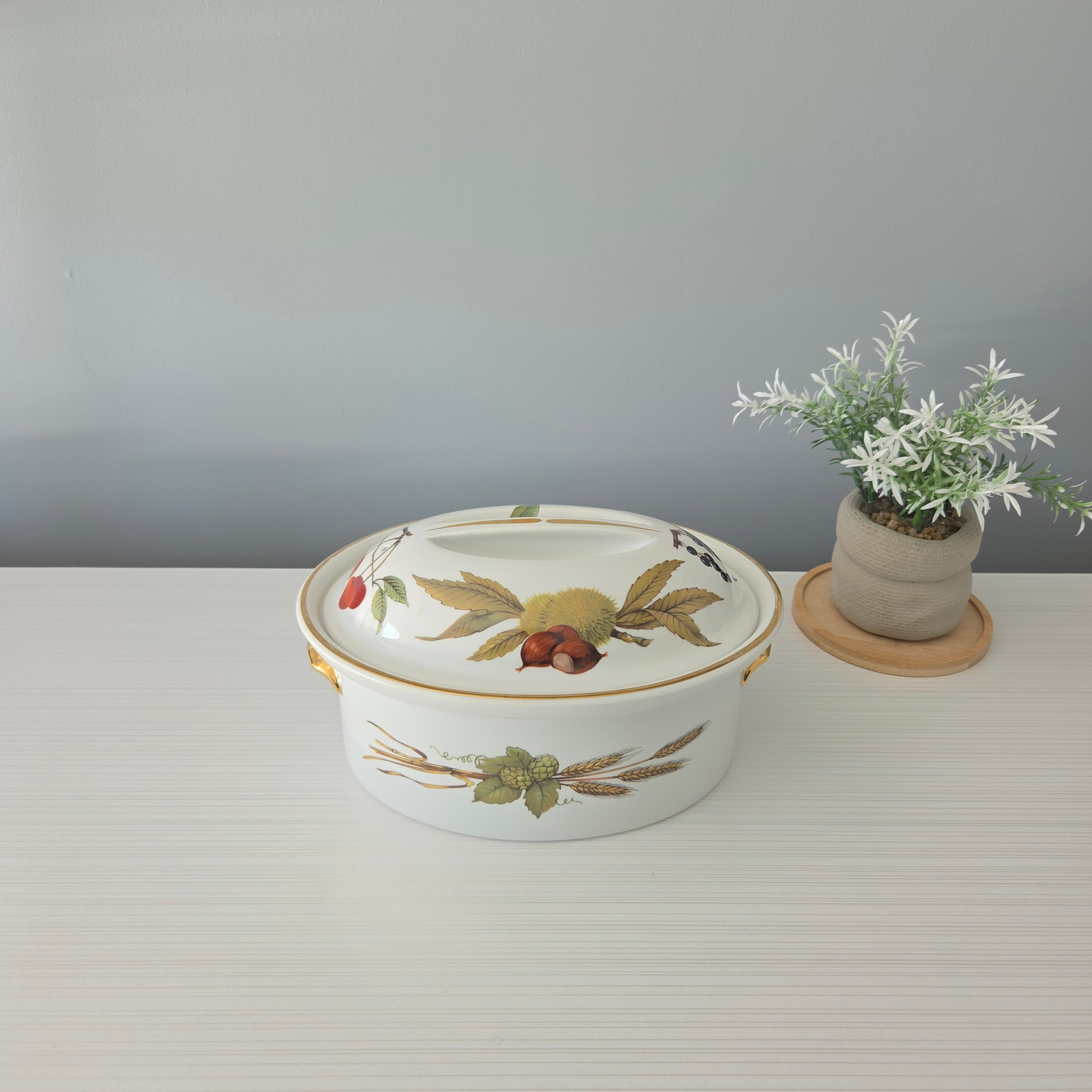 Royal Worcester Evesham Gold Oval Casserole - Pre-Loved! ✨ - photo 3