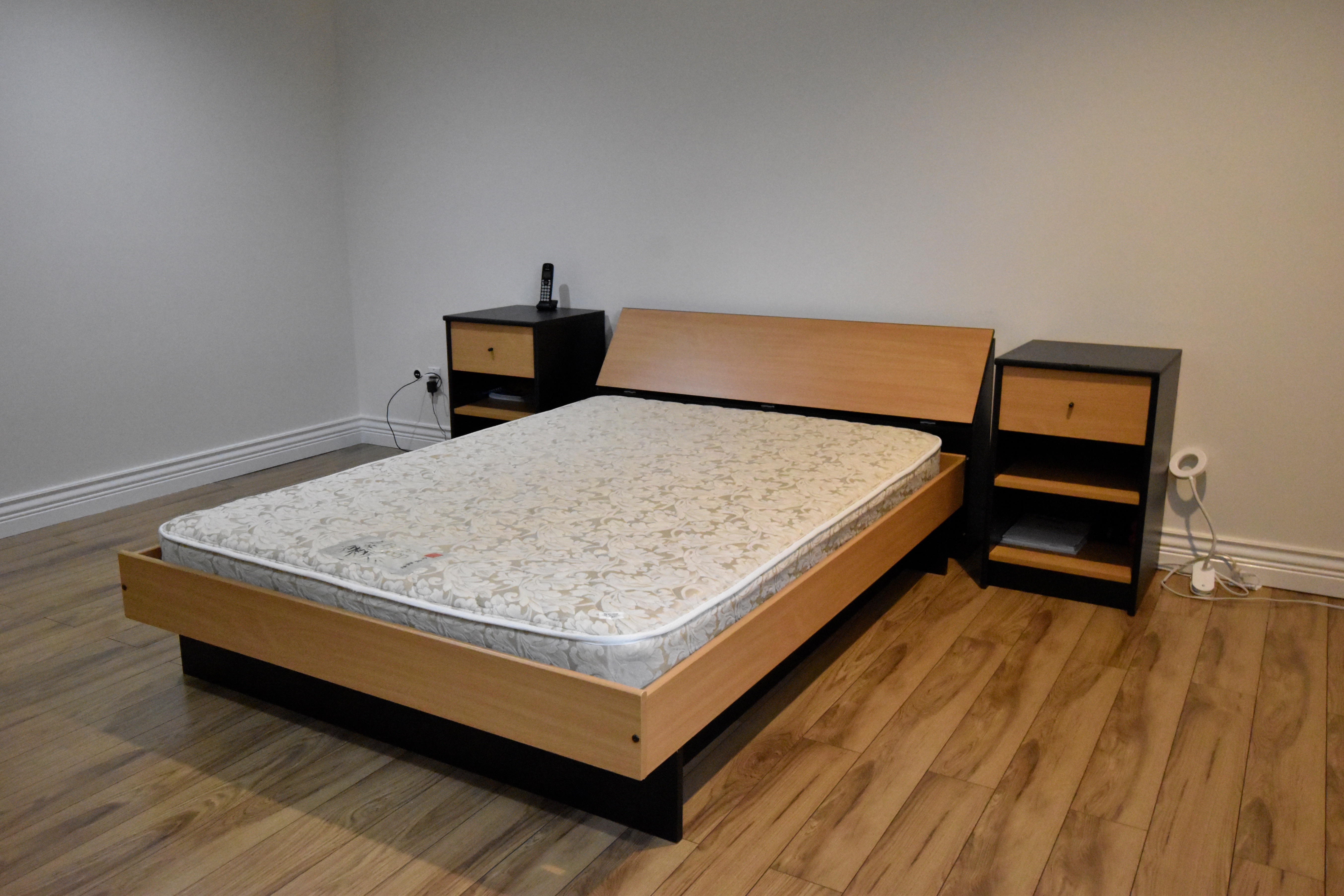 Full‑Sized Bed+Mattress+Two Nightstands — Excellent Condition!