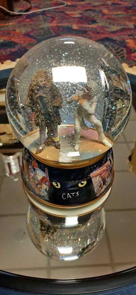 1981 CATS Broadway snow globe music box