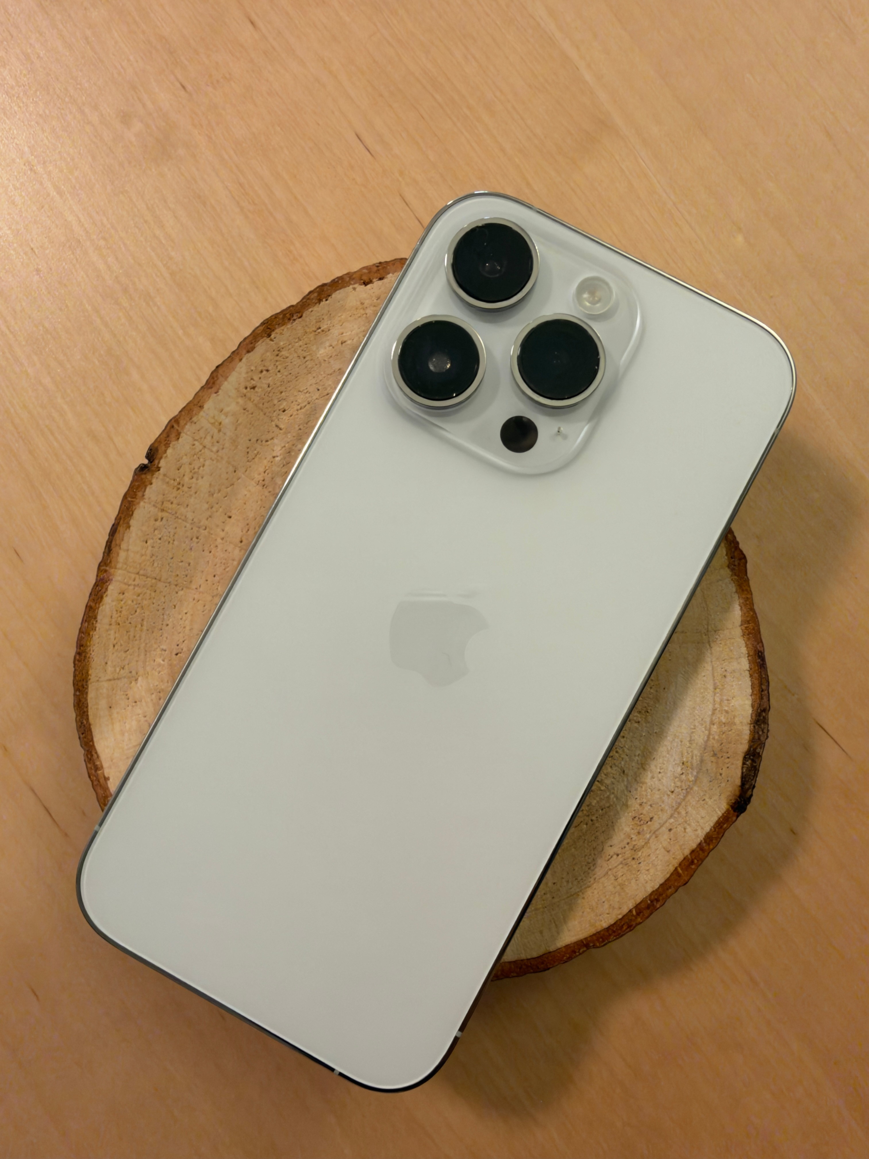 Iphone 14 Pro 256GB like new + free cases