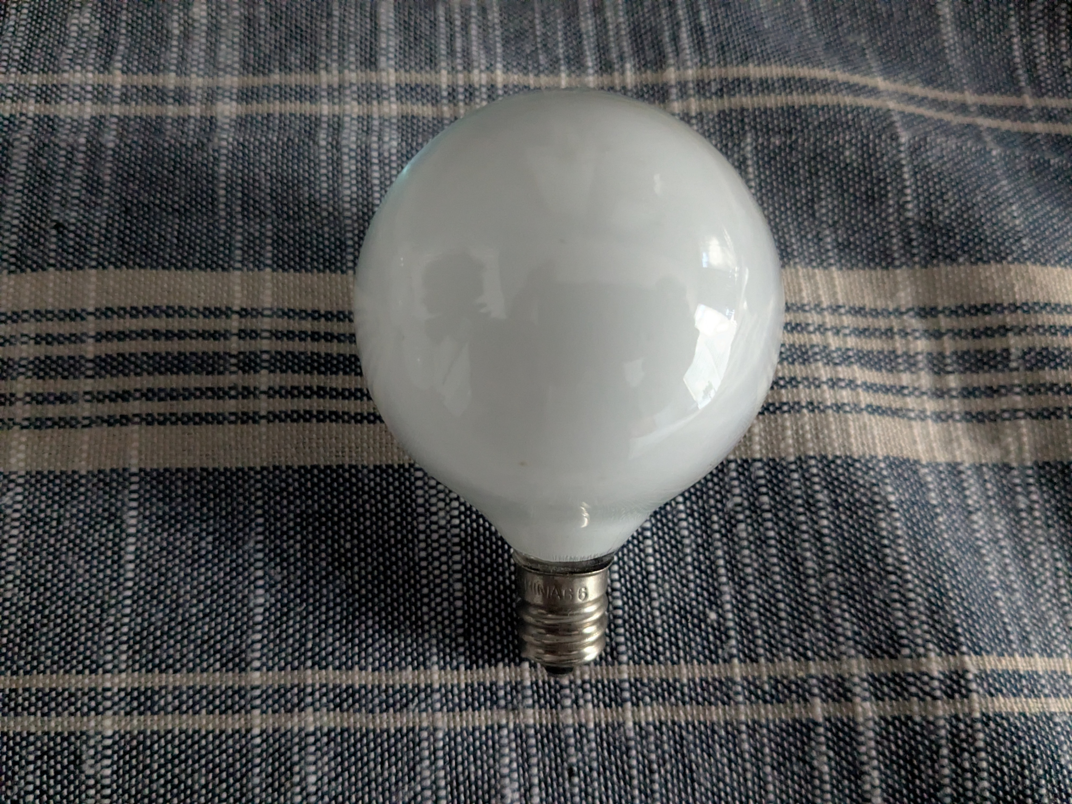 FREE: 40W light bulbs - photo 2