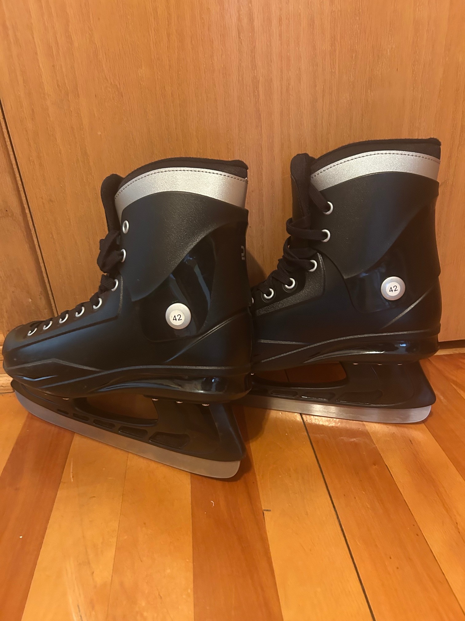 Black Ice Skates Size 42 - photo 2