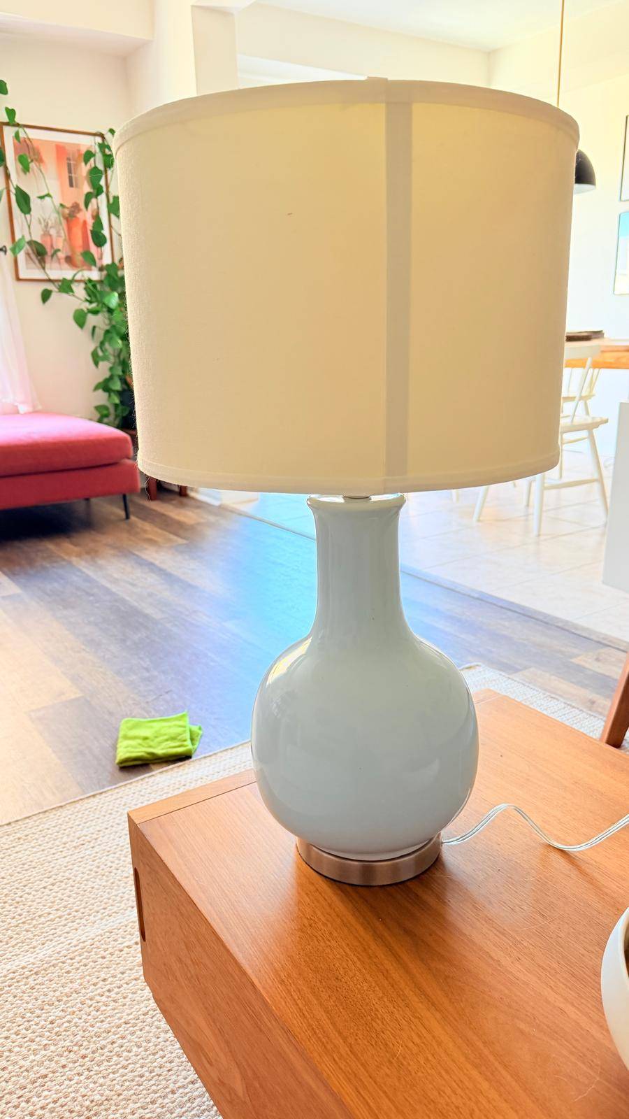 Elegant Ceramic Table Lamp with Cream Shade - photo 3