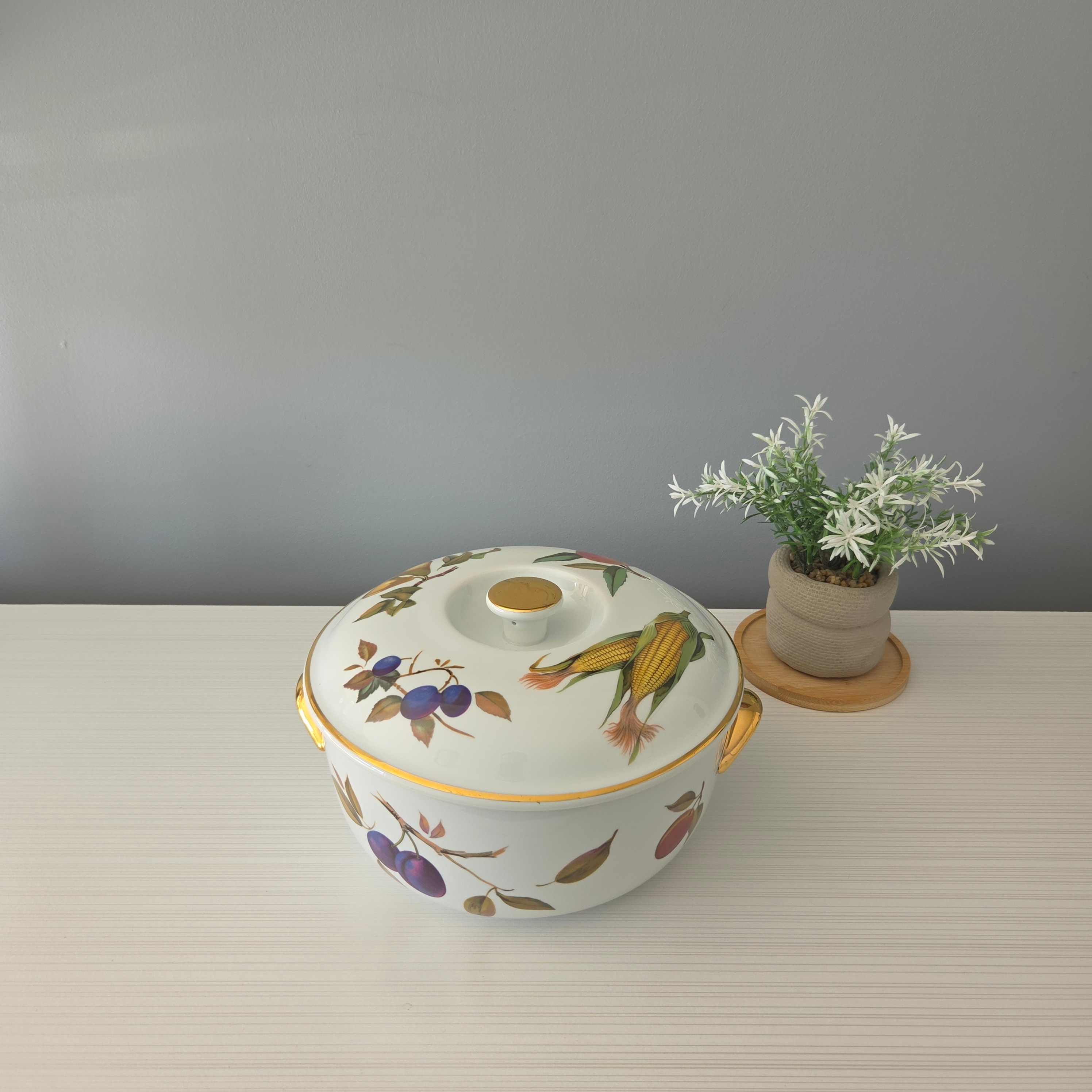 Royal Worcester Evesham Gold Casserole Dish - Pre-Loved! ✨