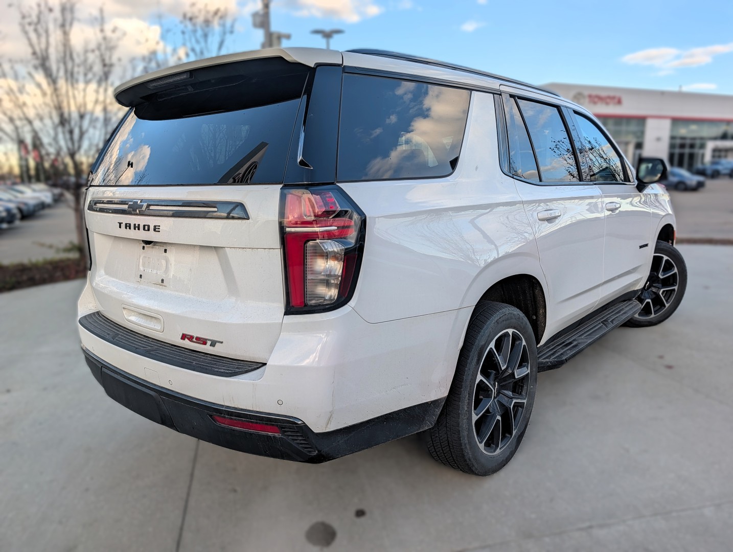 2022 Chevrolet Tahoe RST - photo 4