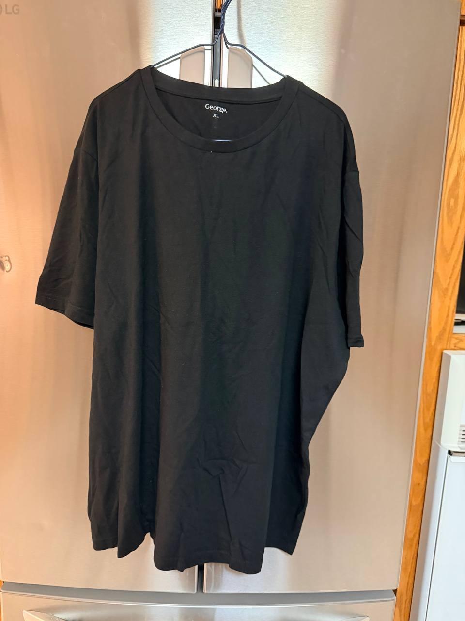 Plain Black George T-Shirt – XL