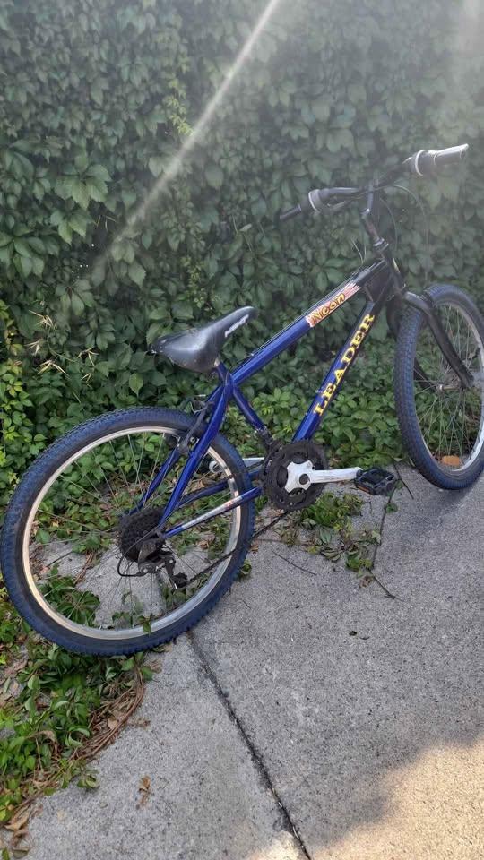 Youth mountain bike 24 inch wheels for repair restoration or - photo 4