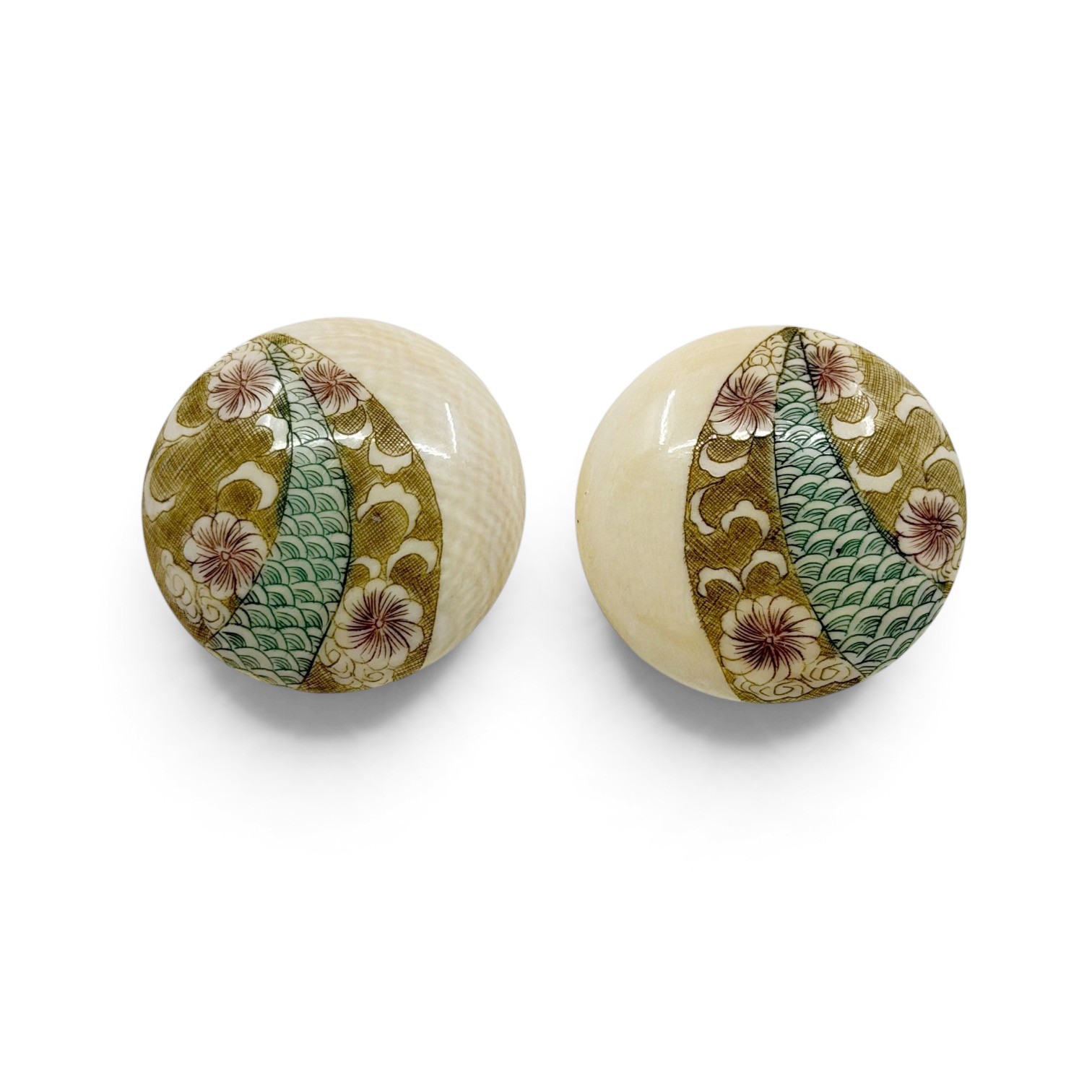 Vintage Japanese hand painted bone earrings - GM1102 - photo 3