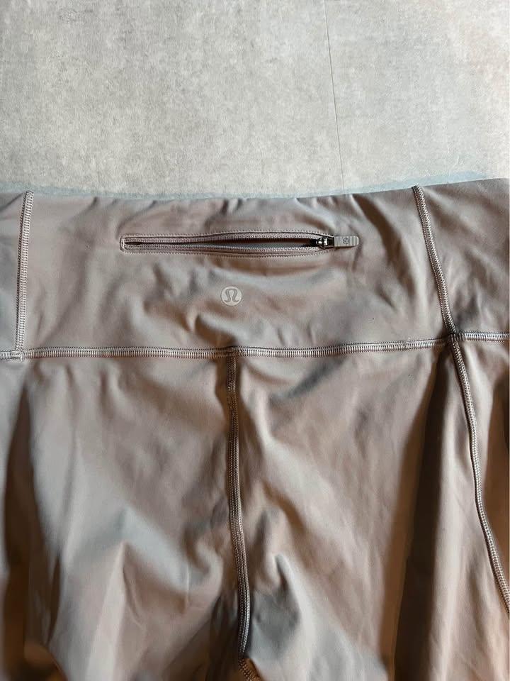 Lululemon size 10 - photo 3