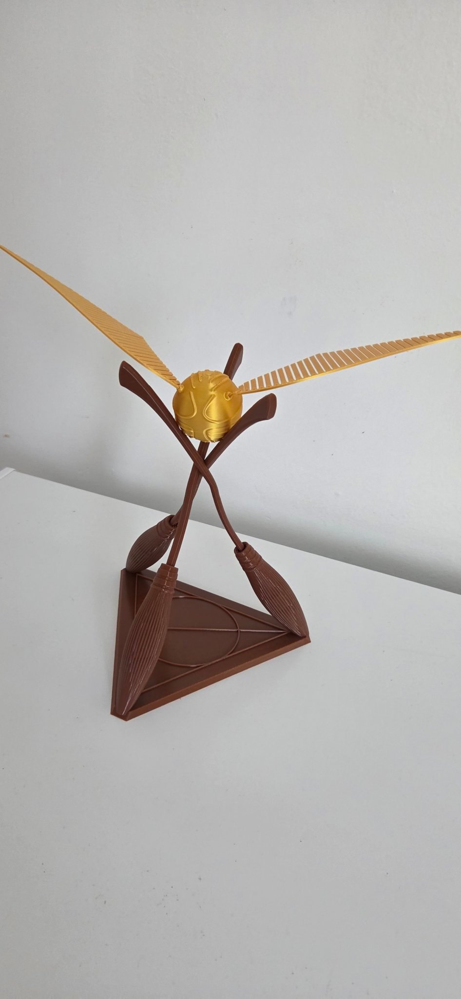 Golden Snitch Display Stand – 3D Printed Desk Decor - photo 4